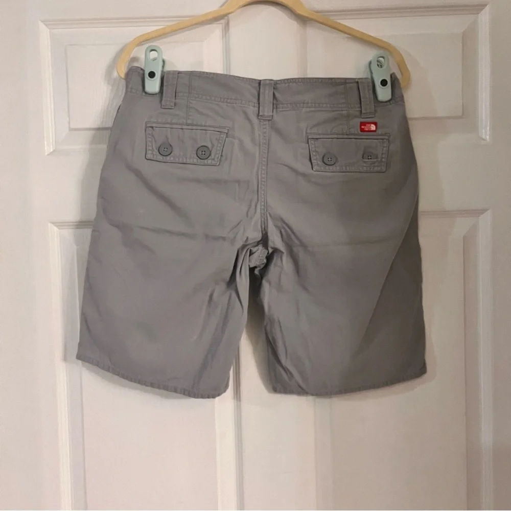 The‎ North Face rip stop cotton gray shorts women’s 6 tall
